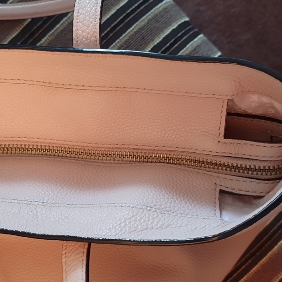 Kate Spade Leather Tote. - Picture 10 of 16